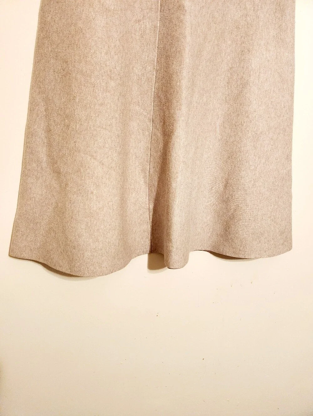 Ann Taylor | Women's Oatmeal/Cream A-Line Midi Length Skirt (Size Small)